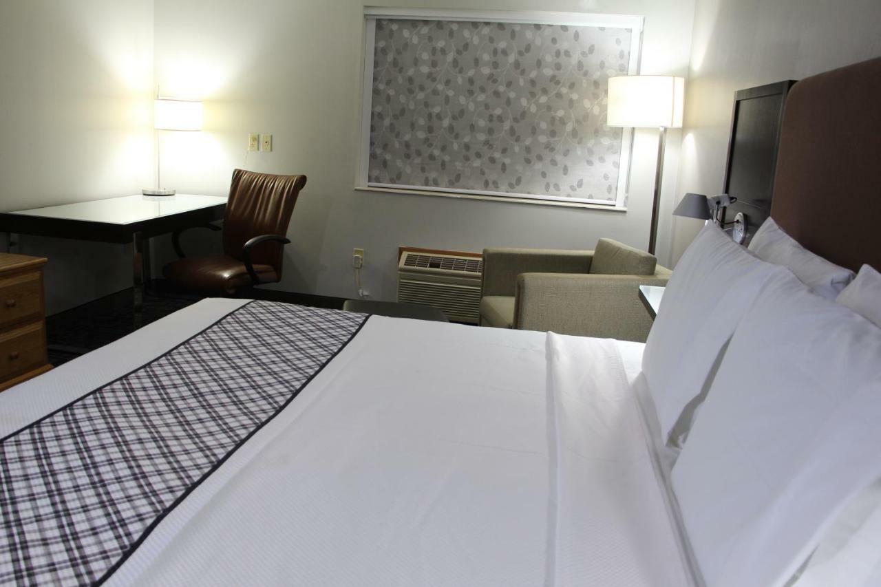 Westbridge Inn & Suites Carrollton Ngoại thất bức ảnh